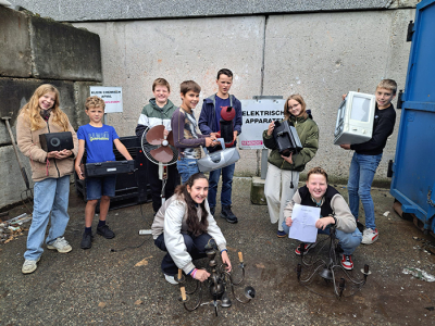 Groep 7/8 van De Speulderbrink aan kop bij de Ewasterace