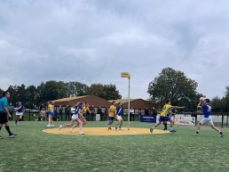 Dindoa handhaaft zich na knappe overwinning