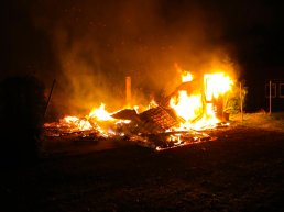 Bungalow gaat in vlammen op in Elspeet