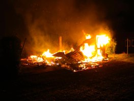 Bungalow gaat in vlammen op in Elspeet