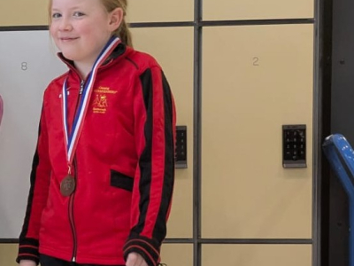 Bronzen medaille voor Elin bij tweede minibeatwedstrijd synchroonzwemmen regio Noordoost