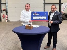 Felicitatie en bouwvergunning voor bedrijf St vd Brink 
