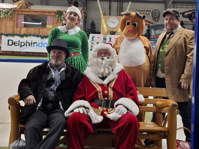 Kerstman op bezoek bij Delphindoorski in Ermelo