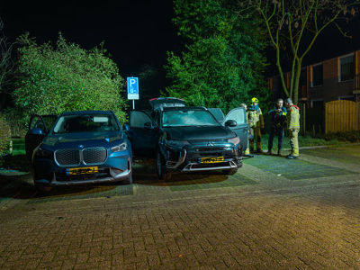 Explosies bij elektrische auto&rsquo;s aan laadpaal; verdachte aangehouden