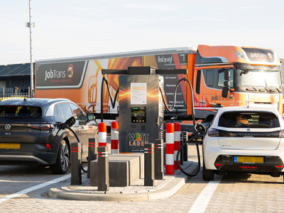 Niet te missen op de weg: de elektrische Mercedes e-Actros van JobTrans