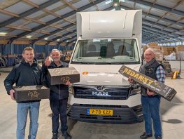OrigineelPakket.nl en relaties doneren kerstpakketten aan de Voedselbank