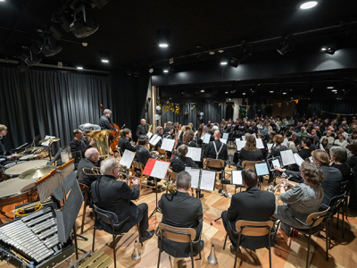Luid het nieuwe jaar muzikaal in met de Regioharmonie in De Roef