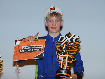 Zo vader, zo zoon! Rookie kampioen Sem Schoolderman pakt in eerste seizoen NXT twee bekers, vader en Rally-rijder Ronald moet tijd verdelen