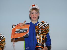 Zo vader, zo zoon! Rookie kampioen Sem Schoolderman pakt in eerste seizoen NXT twee bekers, vader en Rally-rijder Ronald moet tijd verdelen