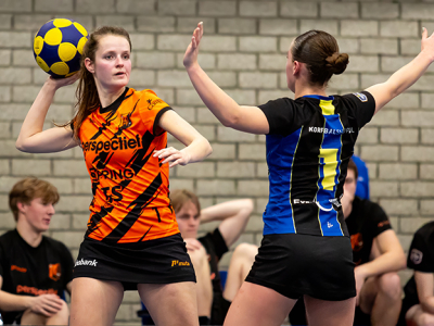 Unitas houdt lang stand tegen KZ maar buigt in slotfase 