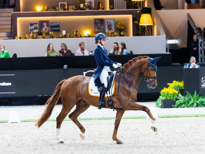 Anniek van Dulst geniet van optreden in paardenfestijn