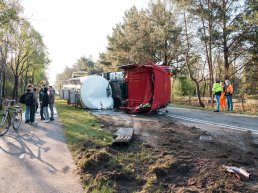 Tankwagen met 34 ton lading gekanteld op N302 bij Ermelo