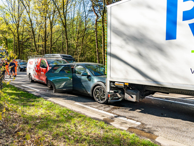 Vertraging op N302 bij Harderwijk na kop-staartbotsing met drie voertuigen 