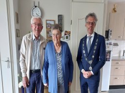 Echtpaar Dorgelo 65 jaar getrouwd