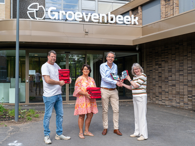 Rotary schenkt oefen-AED&rsquo;s aan Groevenbeek: alle leerlingen jaarlijks reanimatieonderwijs