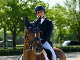 Anniek van Dulst uit Ermelo Nederlands dressuurkampioen Young Riders