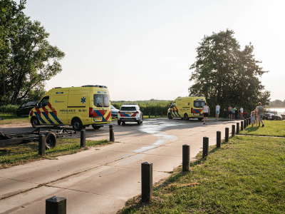 Man raakt gewond na val op boothelling Ermelo