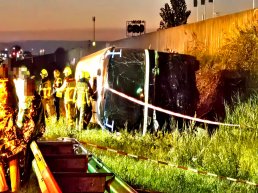 Ernstig ongeval met Oostenrijkse touringcar op A28 bij Wezep: meerdere gewonden