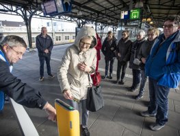 Zorgeloos op pad met bus en trein