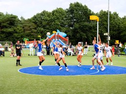 Dindoa wint derby van De Meeuwen