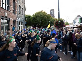 Ermelo kleurt op: eerste Nacht van de Pauw is een daverend succes